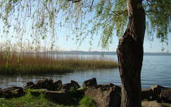 balaton tavasz kövek és sziklák tó magyarország