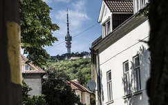 Pécs, tavasz, tv-torony