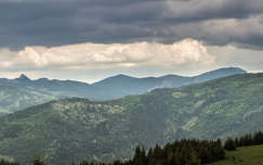 románia hegy kárpátok erdély tavasz felhő
