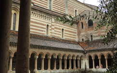 Verona,Dóm kolostorudvar,Olaszország
