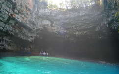 Kefalonia, Melissani barlang