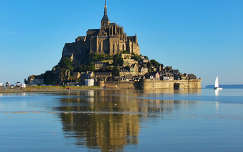 Mont-Saint-Michel szigete dagálykor, Normandia, Franciaország