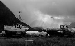 fekete-fehér norvégia felhő hajó fény skandinávia