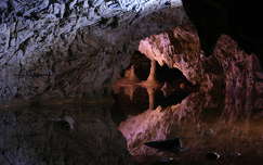 Kemence barlang, Karas-völgye