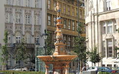 Zsolnay szökőkút a Nádor téren,Budapest