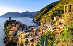 Olaszország, Cinque Terre, Vernazza, tenger, nyaralás, kék, horizont, tengerpart, narancs, narancssárga
