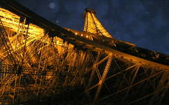Eiffel torony, és a lába