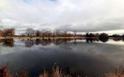 írország tó tükröződés