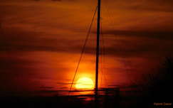 Balatoni vitorlás az Alsóőrsi naplementében.
