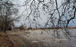 Tatai tó a várral