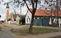templom ház magyarország címlapfotó utca