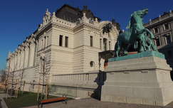 Lovarda a várban,Budapest