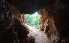 kövek és sziklák róka hegyi kőbánya barlang budapest magyarország
