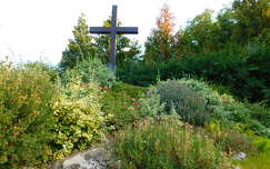 Balatonfűzfő, Jézus Szíve plébániatemplom-kert