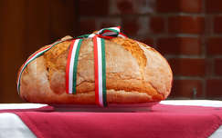 Augusztus 20. Szent István király ünnepe,
államalapítás ünnepe,
új kenyér ünnepe.