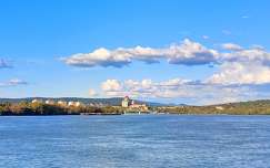 Esztergom a Dunáról