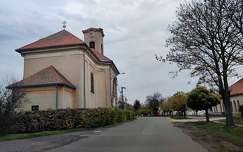 Tiszapüspöki torony nélküli temploma