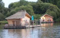 Village Flottant à Pressac - France