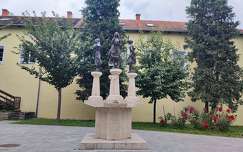 Tapolca 4 évszak szobra