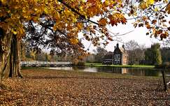 ház címlapfotó dég ősz kertek és parkok tó magyarország