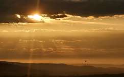 felhő fény hőlégballon naplemente