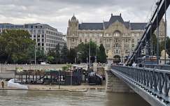 híd budapest duna magyarország folyó árvíz