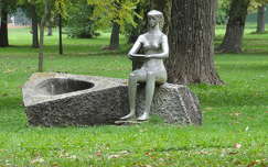 Balatonalmádi, Öreg park, szobor