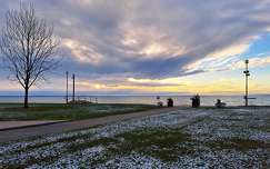 Balatonalmádi hajnalban.