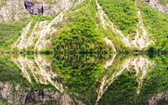 Víztükör a Bohinj-i tavon