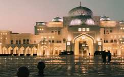 Abu Dhabi, Qasr Al Watan, azaz a „Nemzeti Palota”