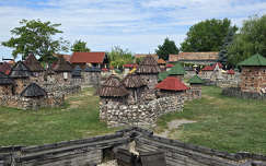 Dinnyés, Várpark, Skanzen