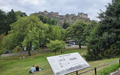 Edinburgh vára – büszkén őrködik a város fölött. Skócia