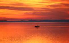 vARÁZSLATOS ALKONYAT A BALATONON.
