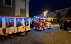 Baja, karácsonyi dekoráció, vonat