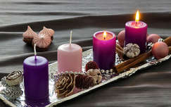 Ma a második gyertya fénye gyúl.
Csendesen emlékeztet arra, hogy a hit apró lángja is be tudja világítani a napjainkat.