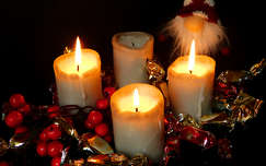 A harmadik gyertya fénye: örülni a családnak, a csendnek, a készülődés meghittségének.