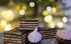 Kellemes ünnepeket kívánok mindenkinek.