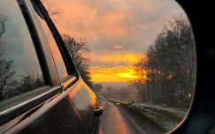 Köd, felkelő Nap, út