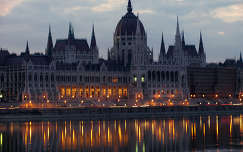Esti fényben, Parlament, Budapest, Magyarország