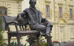 Keszthely Festetics György szobra