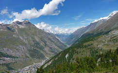 Zermatt és a Gornergrat között Svájcban