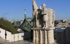 Budapest,Szt. István szobra a Gellért kápolna előtt