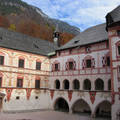 Ausztriai kastély udvara