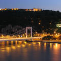 Duna és az Erzsébet híd esti fényekben, Budapest, Magyarország