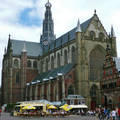 Haarlem, Holland, Grote Markt, Sint Bavo Kerk en poffertjes kraam