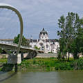Magyarország, Szolnok, Tiszavirág-híd, szemben a Szolnoki Galéria (az egykori zsinagóga)