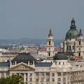 Budapest, a Bazilika tornyai a budai várból