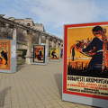 Régi 100 éves plakátok kiállítása a Várkertbazárban