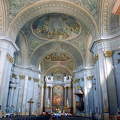 A pápai nagytemplom (Szent István vértanú-templom) belső tere.