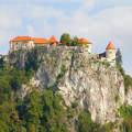 Bledi vár a sziklaszirten - Szlovénia